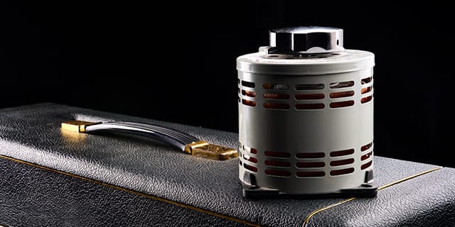 Universal Audio UAFX Lion '68 Super Lead Amp En iyi Fiyat